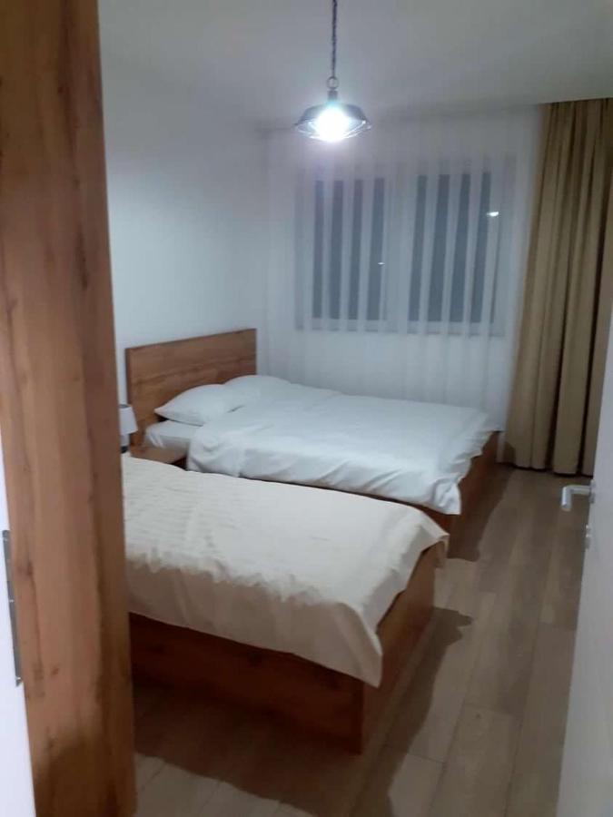 Banesa Ne Qender Te Pejes Apartment Ngoại thất bức ảnh