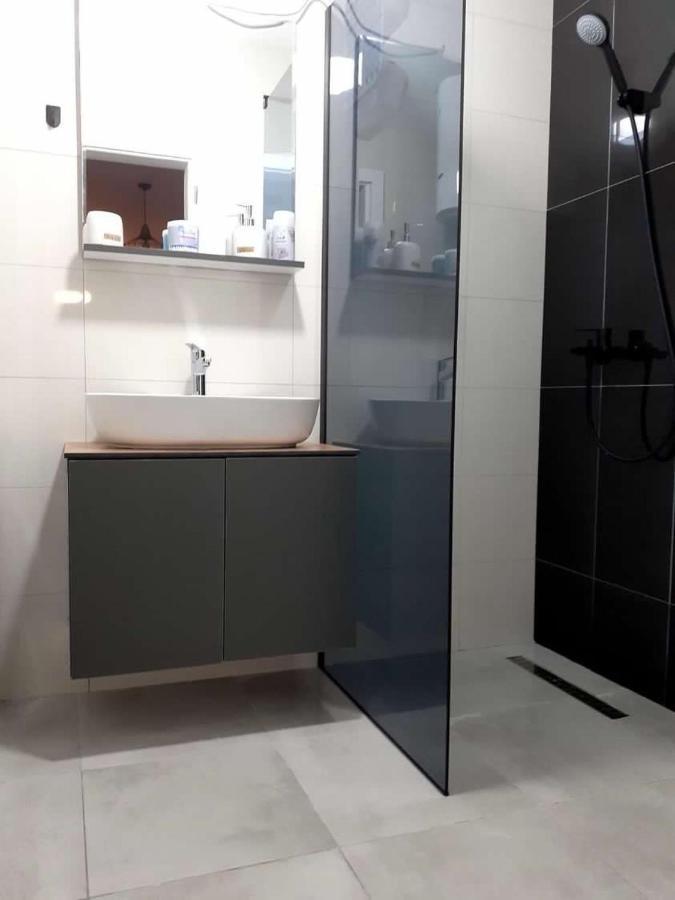 Banesa Ne Qender Te Pejes Apartment Ngoại thất bức ảnh
